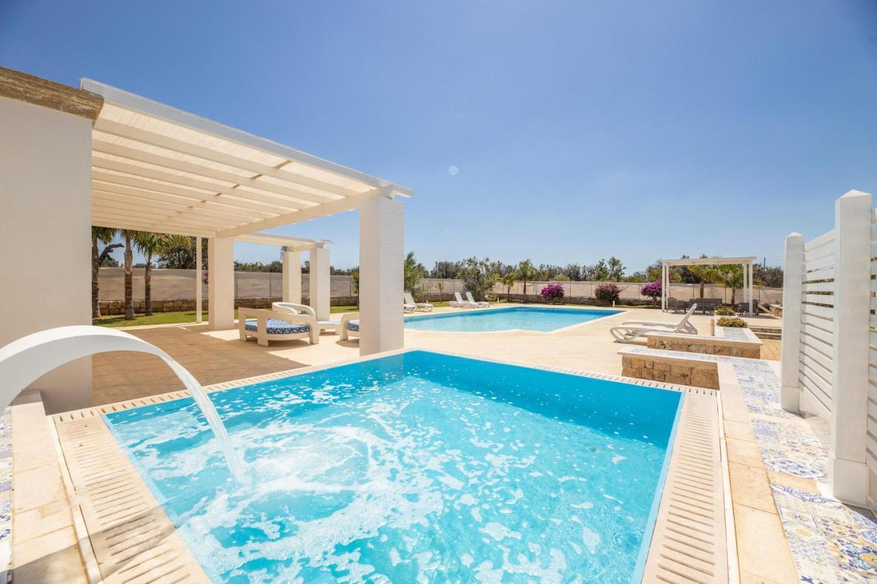 Malaspina Luxury Pool *